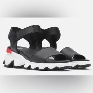 NWOB Sorel Kinetic Sandals